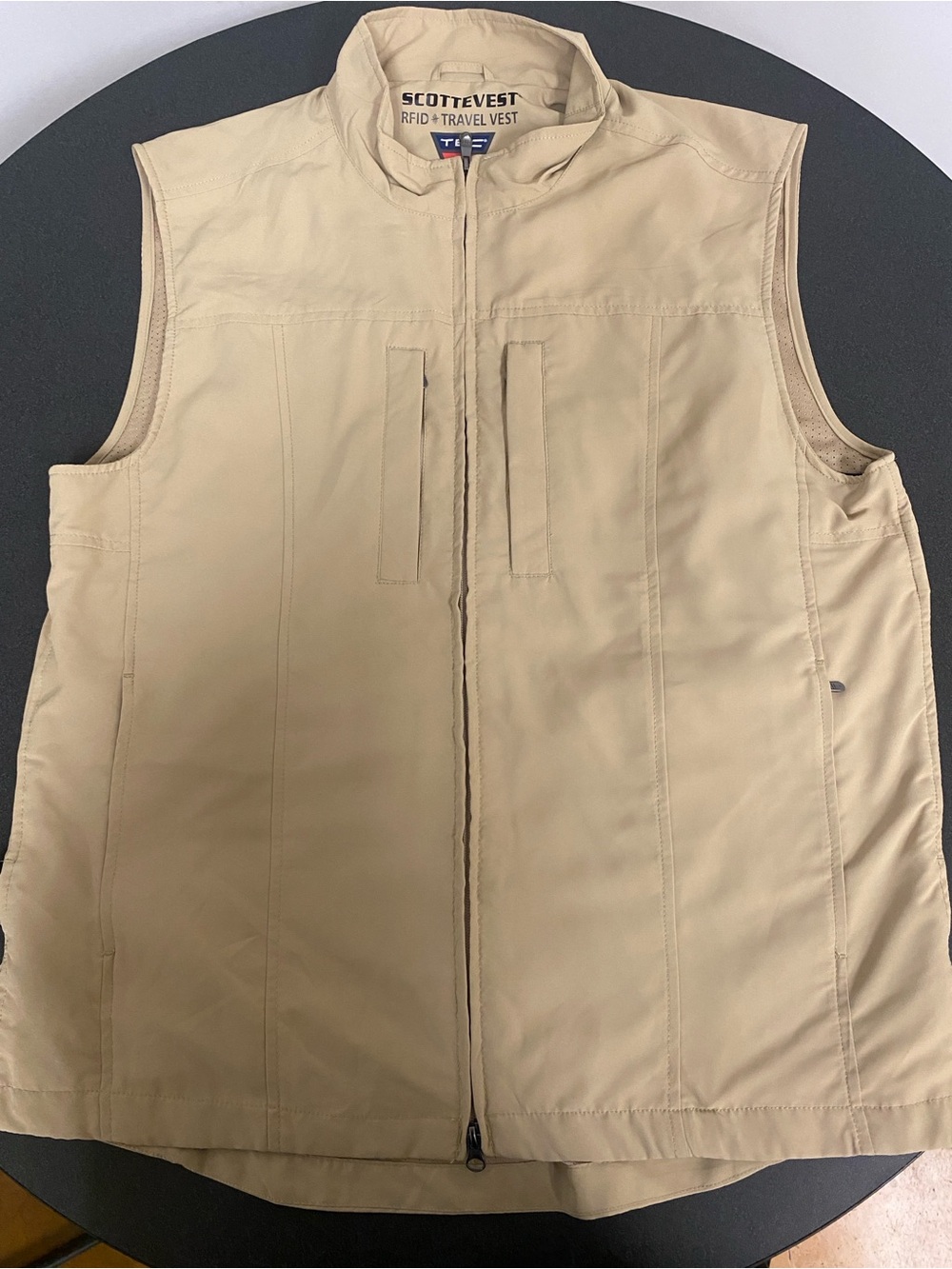 SCOTTeVEST Men's Travel Vest in Khaki
